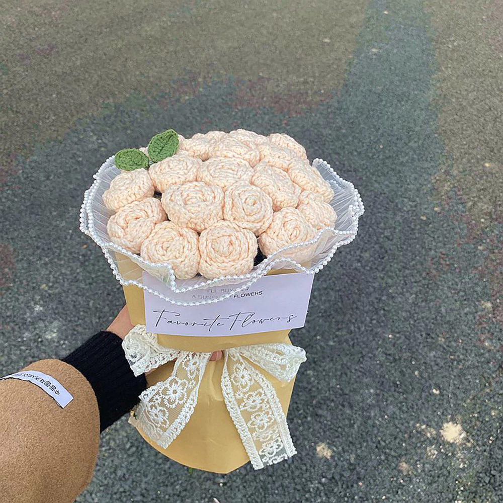 Crochet Rose Flower Bouquet l Hand-Woven Wool Artificial Rose Gift for Mother's Day, Teacher's Day & Birthday