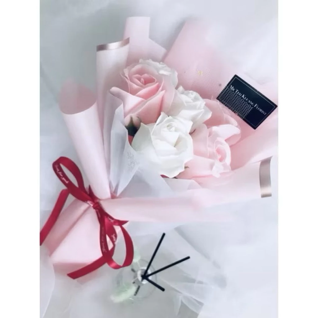 Rose Flower Bouquet l Elegant Artificial Rose Bouquet for Gift, Birthday, Anniversary & Decoration (Bunga Rose)
